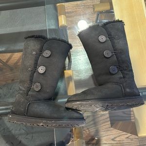 UGGS KNEE HIGH BOOTS